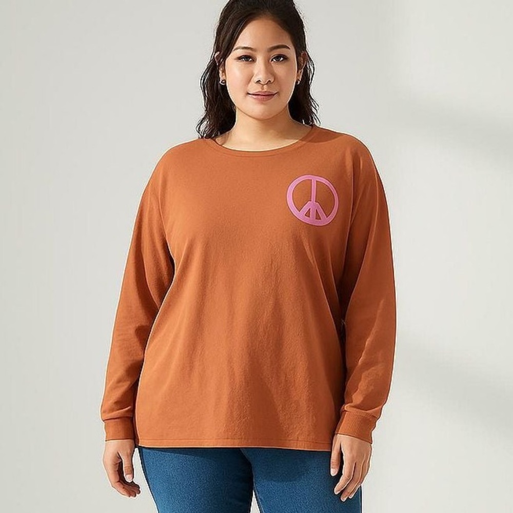 Ascot + Hart Women's Peace Sign Graphic Checkerboard Tee Brown Rust XS